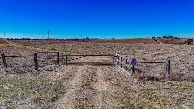 3403 Knape Road, La Grange, TX 78945