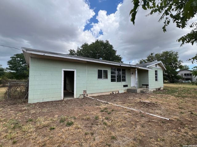 19930 Fm 463, Devine, TX 78016