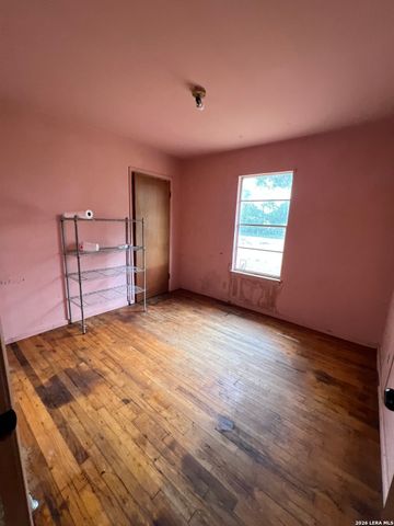 19930 Fm 463, Devine, TX 78016