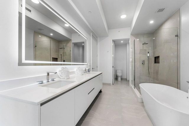 220 LAKE SHORE Drive 702, Lake Park, FL 33403