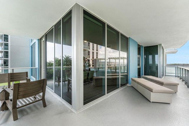 220 LAKE SHORE Drive 702, Lake Park, FL 33403