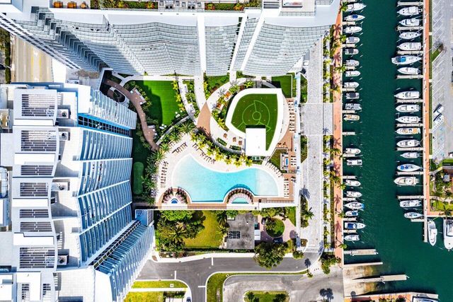 220 LAKE SHORE Drive 702, Lake Park, FL 33403
