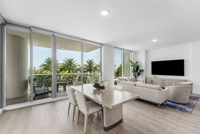 220 LAKE SHORE Drive 702, Lake Park, FL 33403