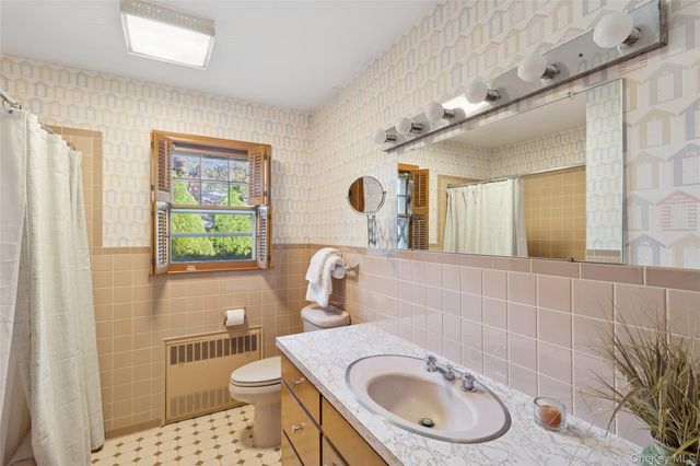 16 Primrose Lane, Aquebogue, NY 11931