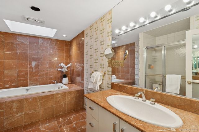 16 Primrose Lane, Aquebogue, NY 11931