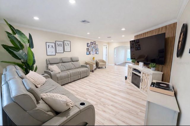 7051 LEXINGTON CIR, Brooksville, FL 34602