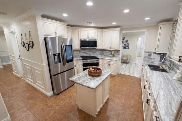 7051 LEXINGTON CIR, Brooksville, FL 34602