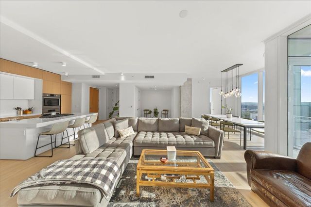 313 W 17th ST 1204, Austin, TX 78701