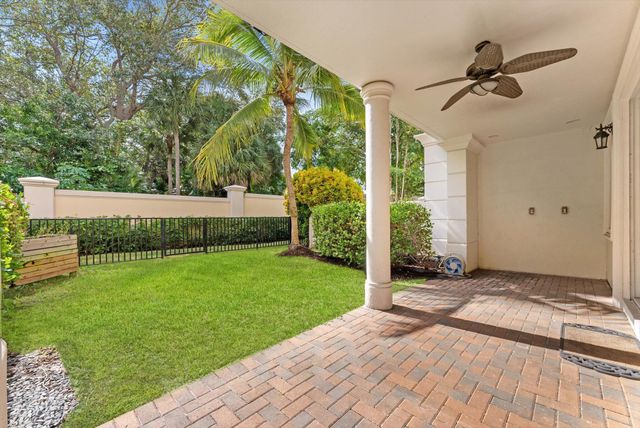 604 NE Francesca Lane, Boca Raton, FL 33487