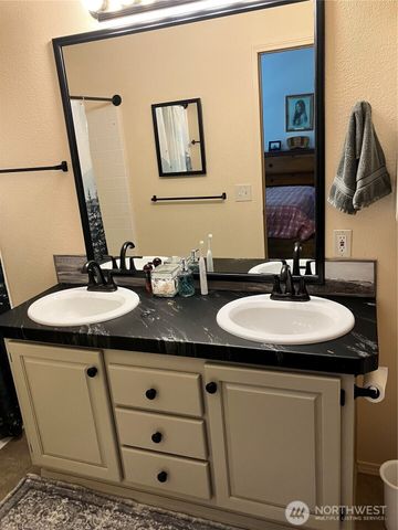 1171 Ray Hicks Street, Raymond, WA 98577