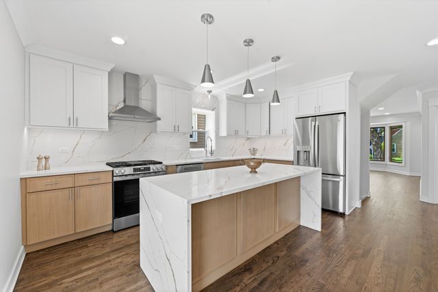 4903 N Moody Avenue, Chicago, IL 60630