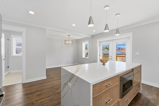 4903 N Moody Avenue, Chicago, IL 60630