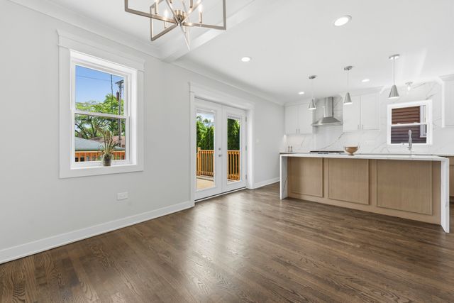 4903 N Moody Avenue, Chicago, IL 60630