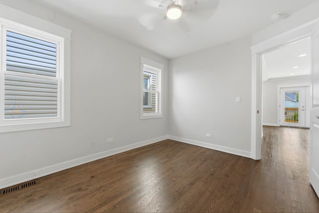 4903 N Moody Avenue, Chicago, IL 60630