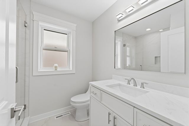 4903 N Moody Avenue, Chicago, IL 60630