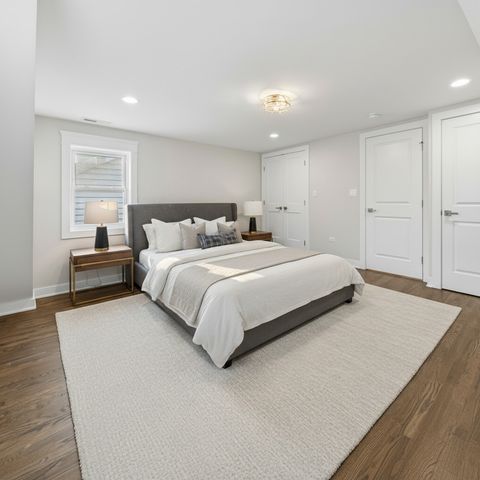 4903 N Moody Avenue, Chicago, IL 60630