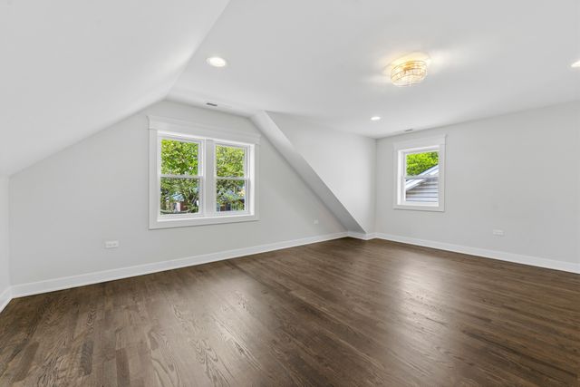 4903 N Moody Avenue, Chicago, IL 60630