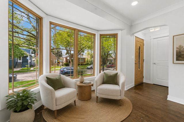 4903 N Moody Avenue, Chicago, IL 60630