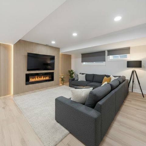 4903 N Moody Avenue, Chicago, IL 60630