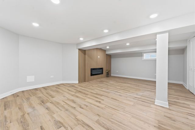 4903 N Moody Avenue, Chicago, IL 60630
