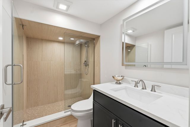 4903 N Moody Avenue, Chicago, IL 60630