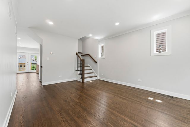 4903 N Moody Avenue, Chicago, IL 60630