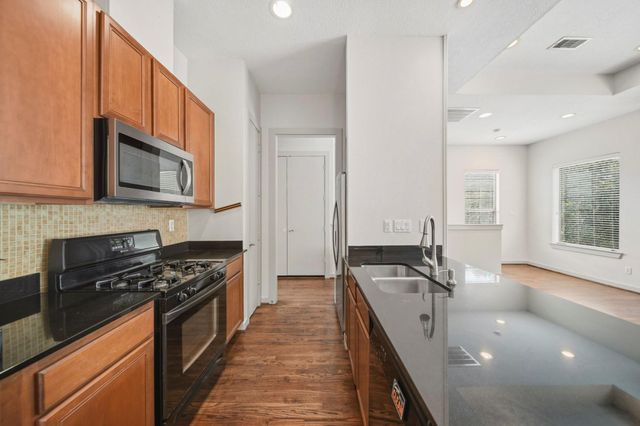 4036 Center Street, Houston, TX 77007
