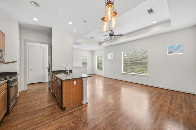 4036 Center Street, Houston, TX 77007