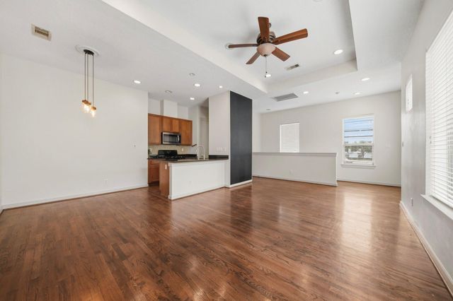 4036 Center Street, Houston, TX 77007