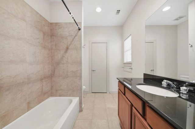4036 Center Street, Houston, TX 77007