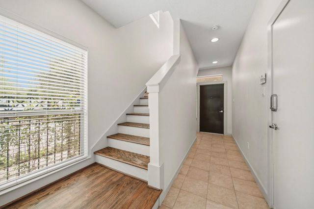 4036 Center Street, Houston, TX 77007