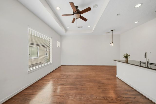 4036 Center Street, Houston, TX 77007