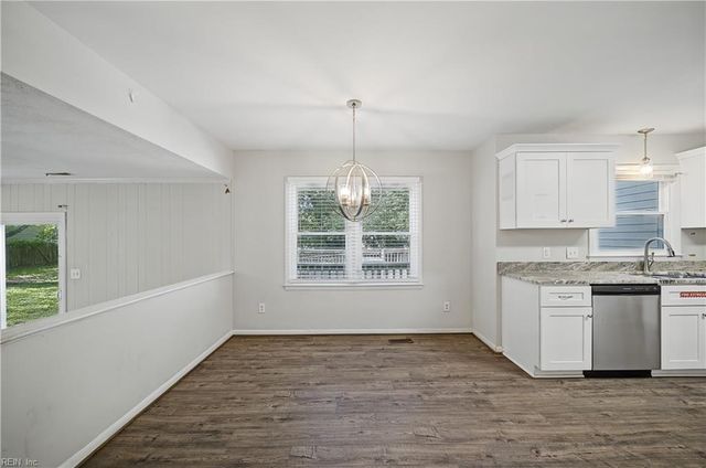 5 Bennett Farm Rd RD, Poquoson, VA 23662