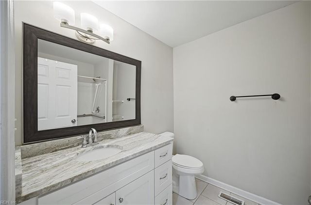 5 Bennett Farm Rd RD, Poquoson, VA 23662