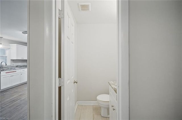 5 Bennett Farm Rd RD, Poquoson, VA 23662