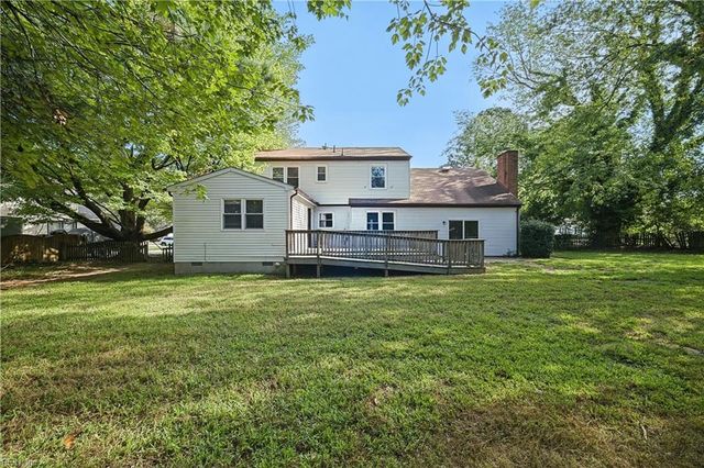 5 Bennett Farm Rd RD, Poquoson, VA 23662