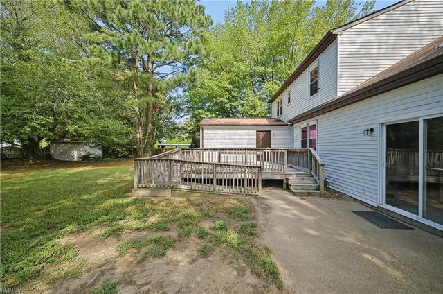 5 Bennett Farm Rd RD, Poquoson, VA 23662