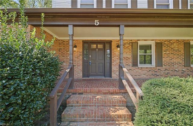 5 Bennett Farm Rd RD, Poquoson, VA 23662