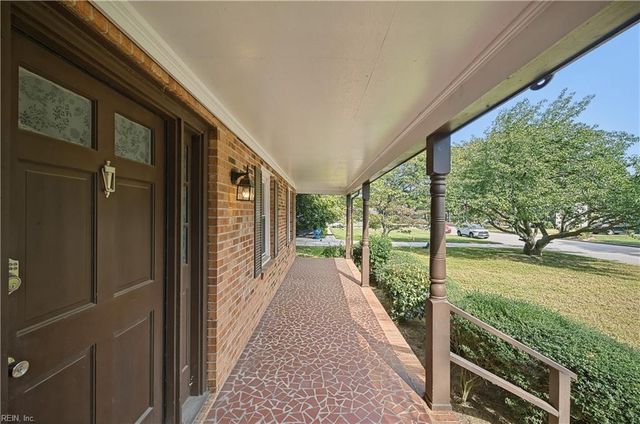 5 Bennett Farm Rd RD, Poquoson, VA 23662
