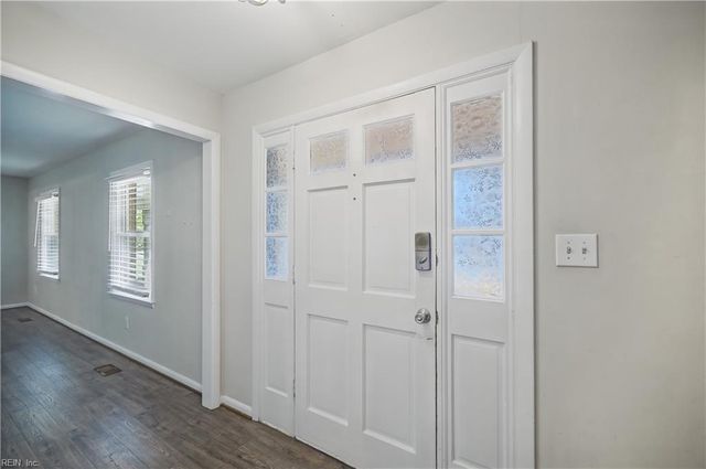 5 Bennett Farm Rd RD, Poquoson, VA 23662