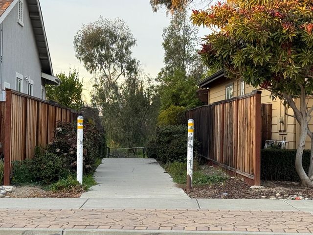 1384 Buckhorn Creek Rd, Livermore, CA 94550