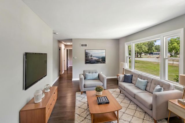 5301 Pistakee Drive, Johnsburg, IL 60051