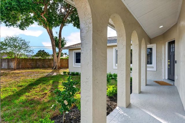 7833 BRISTOL COURT, St Petersburg, FL 33709