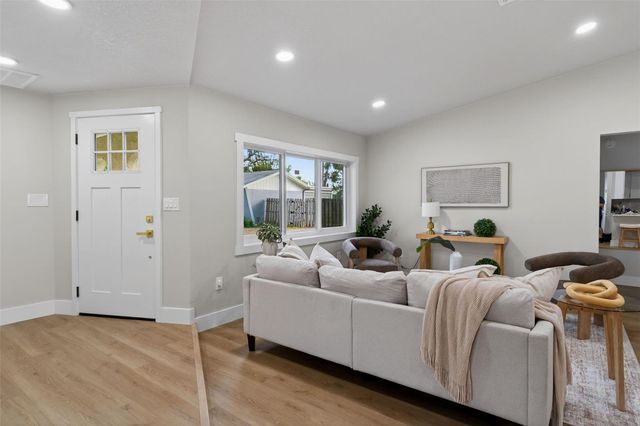 7833 BRISTOL COURT, St Petersburg, FL 33709