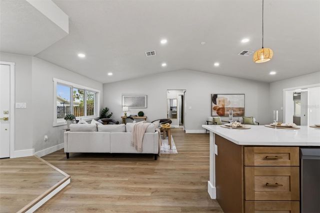 7833 BRISTOL COURT, St Petersburg, FL 33709