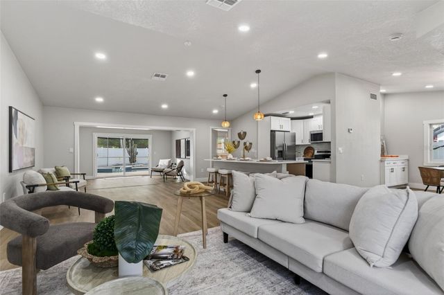 7833 BRISTOL COURT, St Petersburg, FL 33709