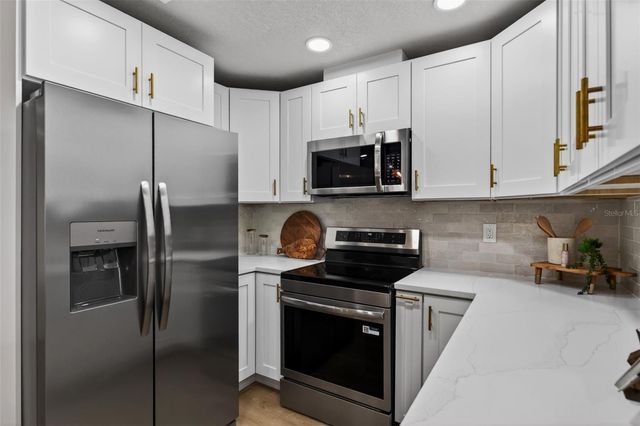 7833 BRISTOL COURT, St Petersburg, FL 33709