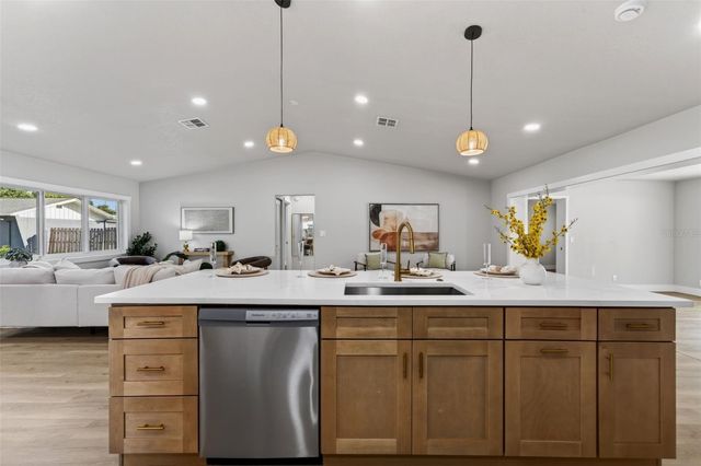 7833 BRISTOL COURT, St Petersburg, FL 33709