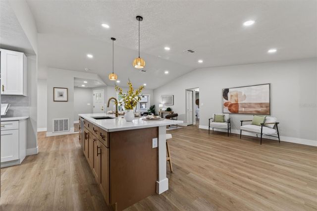 7833 BRISTOL COURT, St Petersburg, FL 33709