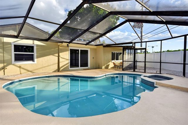 7833 BRISTOL COURT, St Petersburg, FL 33709